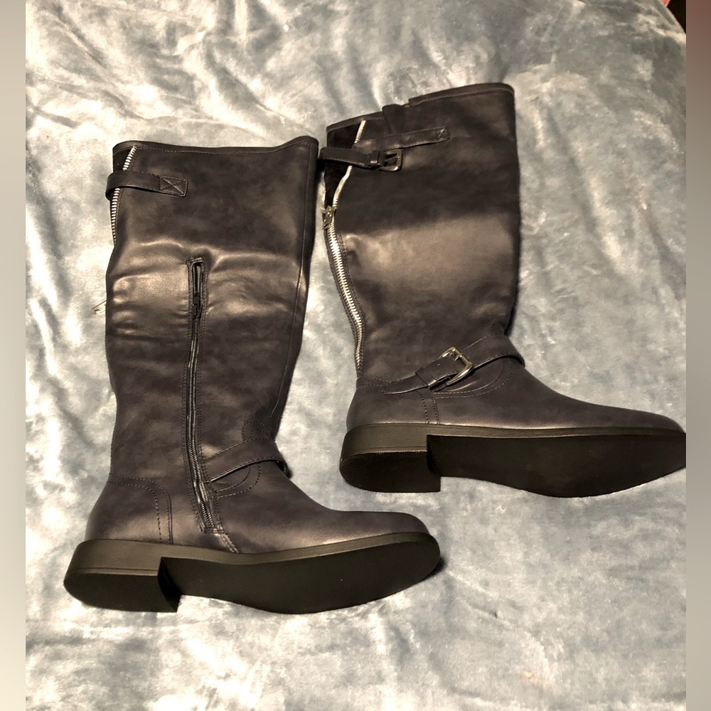 Knee high navy boots size 9